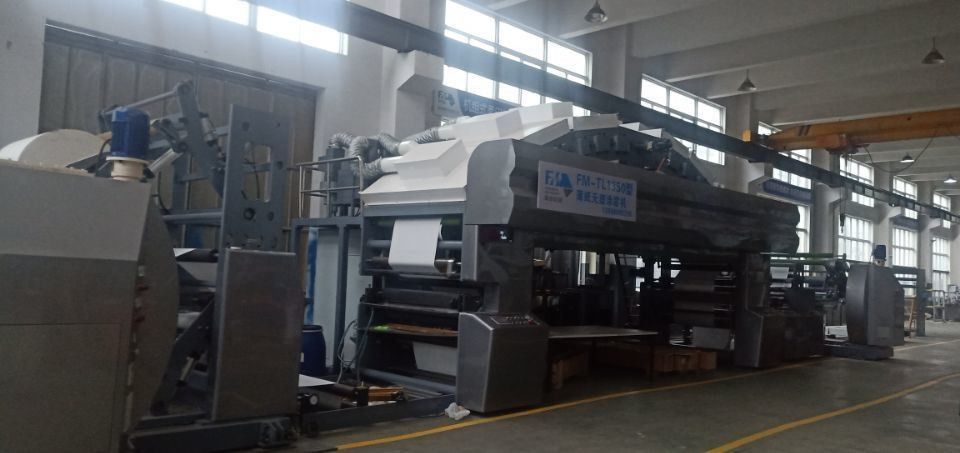 Không khí nóng IR làm khô máy tính điều khiển máy làm mỏng phim cho 1350mm Max. Web chiều rộng