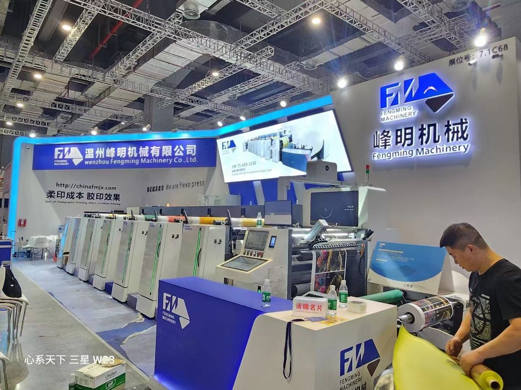 In nhãn dính cao cấp với máy in Flexo loại tay áo