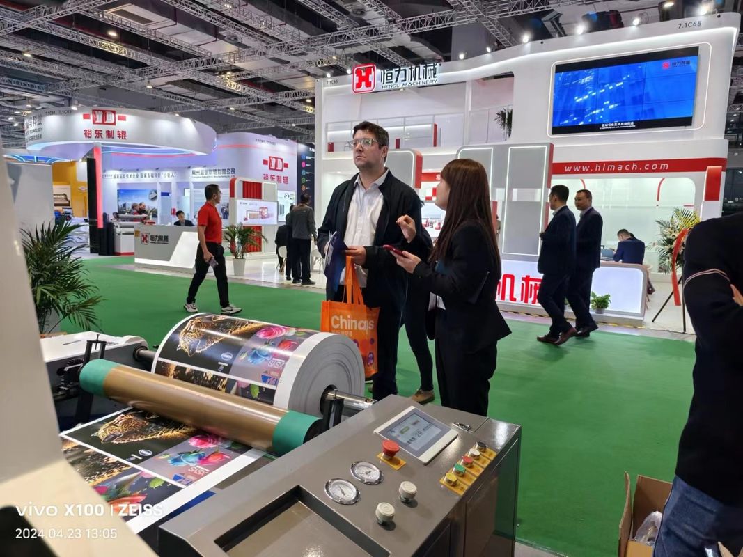 In nhãn dính cao cấp với máy in Flexo loại tay áo