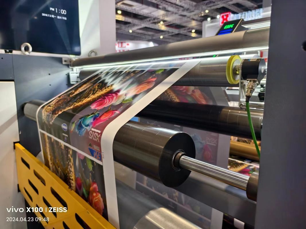 Máy in Flexo loại tay áo với hệ thống tải và thả tự động