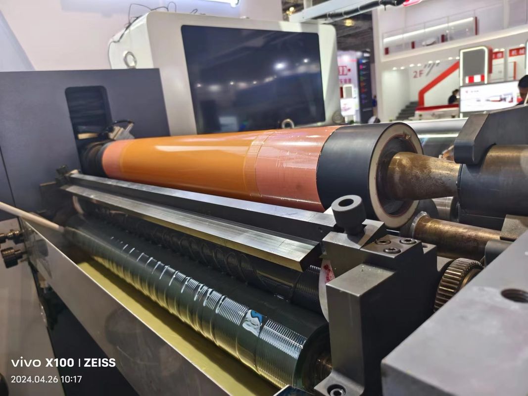 Máy in Flexo loại tay áo với hệ thống tải và thả tự động